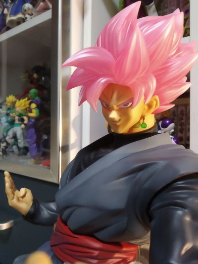 巨型系列  黑悟空（超级赛亚人桃红）