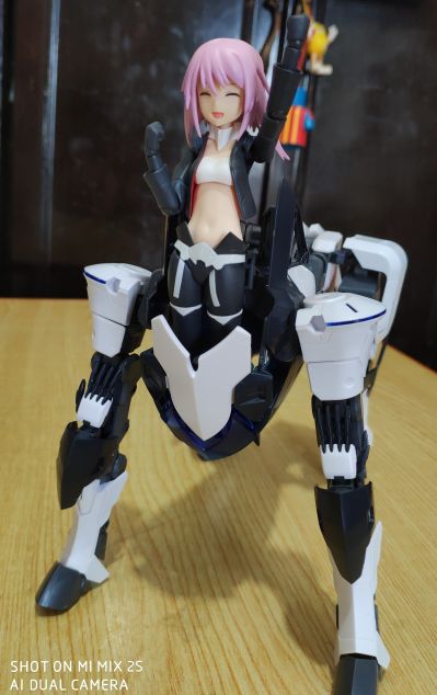 掌上尺寸少女 机甲少女 短剑