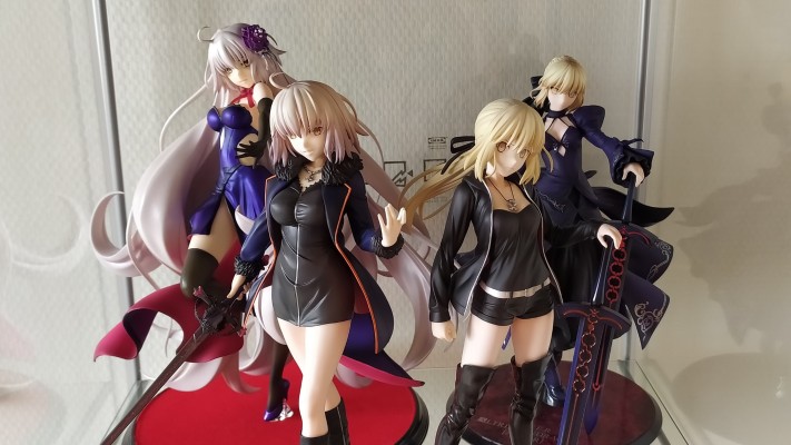 命运-冠位指定 复仇者 / 贞德 [Alter] 礼服风格