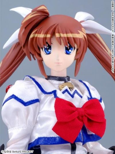AZONE综合可动人形系列 26 魔法少女奈叶StrikerS 高町奈叶 
