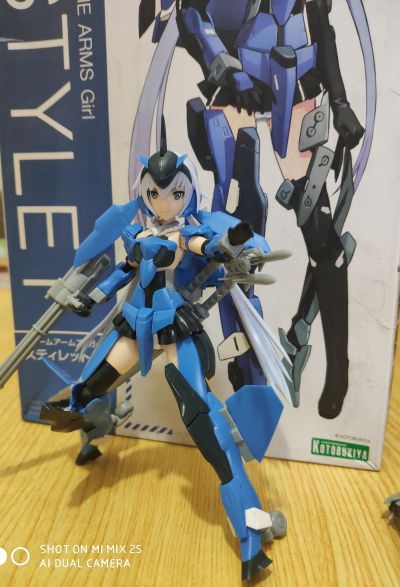 掌上尺寸少女 机甲少女 短剑