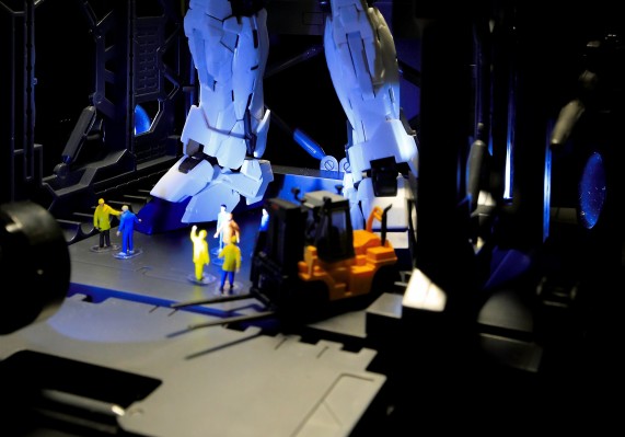 RG 1/144  高达基地专属商品 RX-0 独角兽高达 TWC版