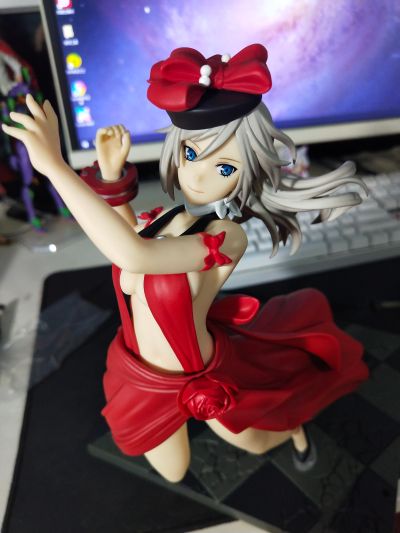 噬神者2 	艾莉莎・伊莉妮琪娜・奥美拉 深紅纪念礼服Ver.