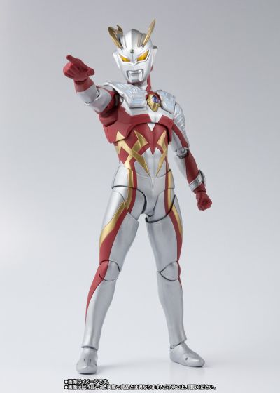 S.H.Figuarts 强壮日冕型赛罗与月神奇迹型赛罗