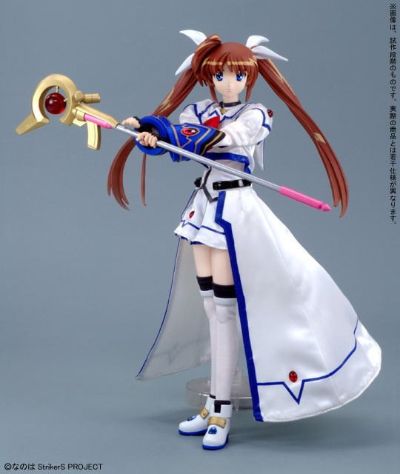 AZONE综合可动人形系列 26 魔法少女奈叶StrikerS 高町奈叶 