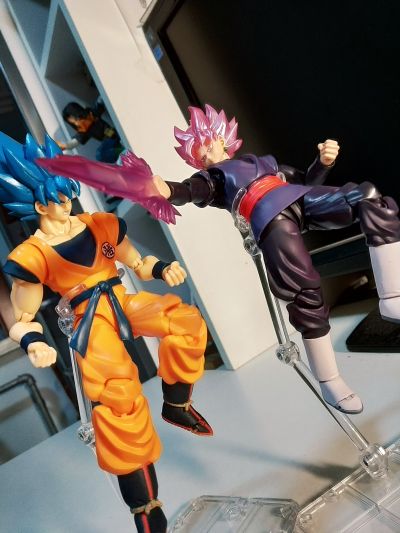 S.H.Figuarts 龙珠超 超级赛亚人桃红 扎马斯/黑悟空 活动独家配色版