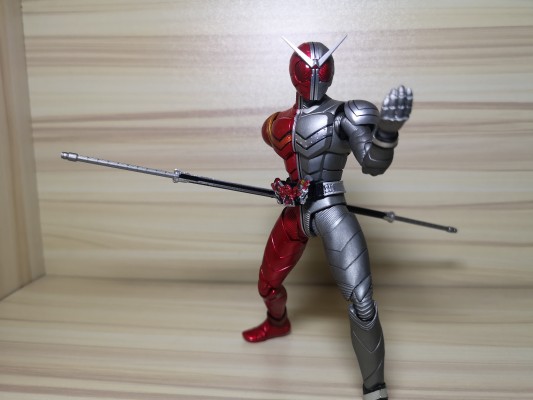 S.H.Figuarts(真骨雕制法)   假面骑士双骑 狂热金属形态