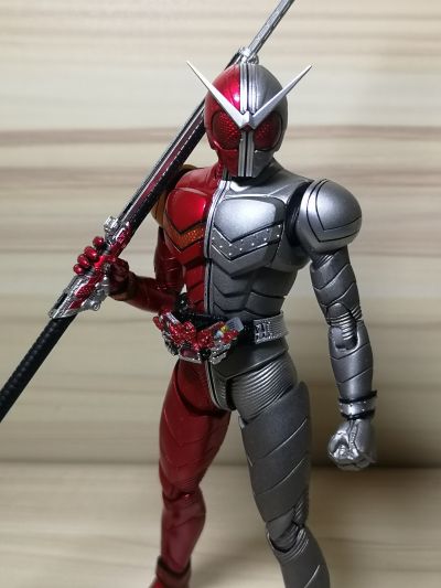 S.H.Figuarts(真骨雕制法)   假面骑士双骑 狂热金属形态