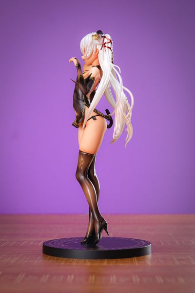 大褐色时代 褐色旗袍娘 菲琳娜·瓦尔