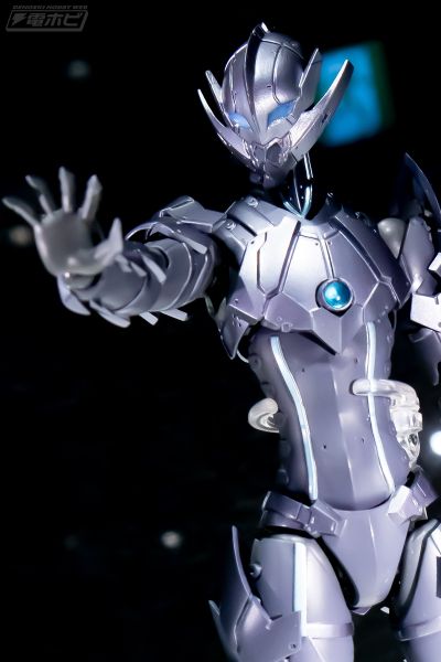 S.H.Figuarts 机动奥特曼 百慕拉 -动画版-