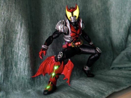 S.H.Figuarts(真骨雕制法)    假面骑士月骑 月骑形态