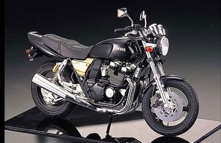 1/12 NAKED BIKE No.13 雅马哈 XJR400