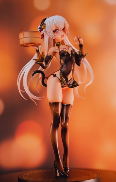 大褐色时代 褐色旗袍娘 菲琳娜·瓦尔