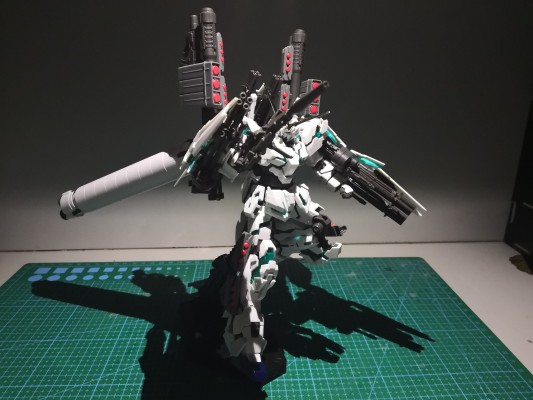 RG 1/144  全装独角兽高达
