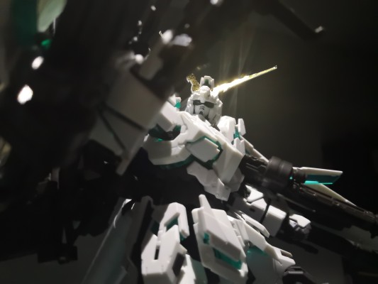 RG 1/144  全装独角兽高达