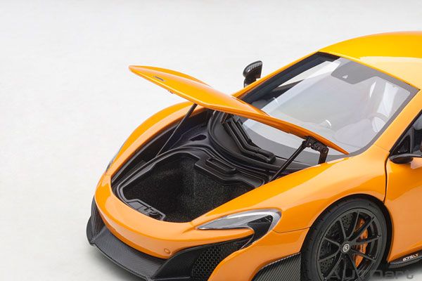 1/18 迈凯伦 675 LT (橘色)