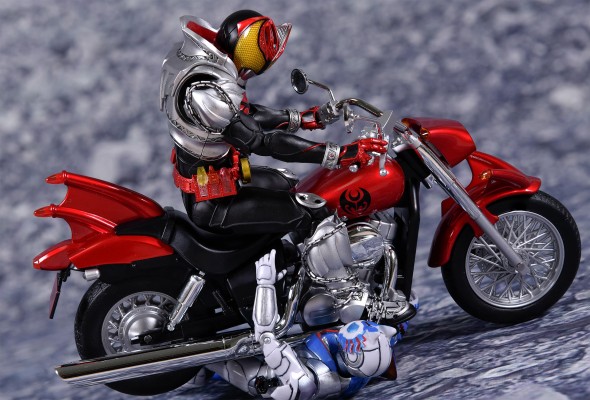 S.H.F MACHINE KIVA 机车&玉座 小提琴配件套装（魂限）