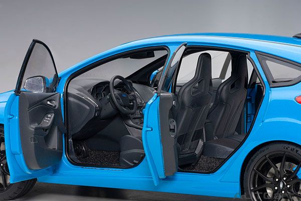 1/18 AUTOart・复合材料模型 福特 RS (蓝色)