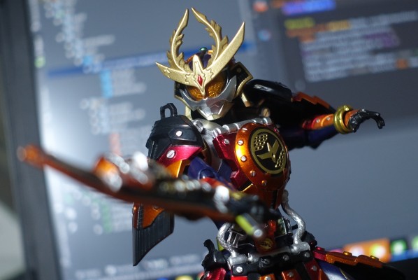 S.H.Figuarts 假面骑士铠武 假面骑士铠武 凯旋武装