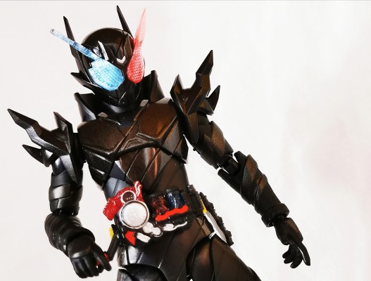 S.H.Figuarts 假面骑士创骑 兔子坦克危险形态