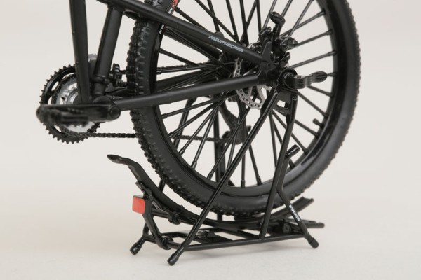 小军械库 LM004 MONTAGUE 伞兵车