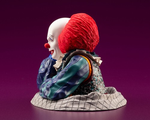 ARTFX Statue It1990 Pennywise 