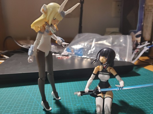 机甲少女  闪燕猎刃