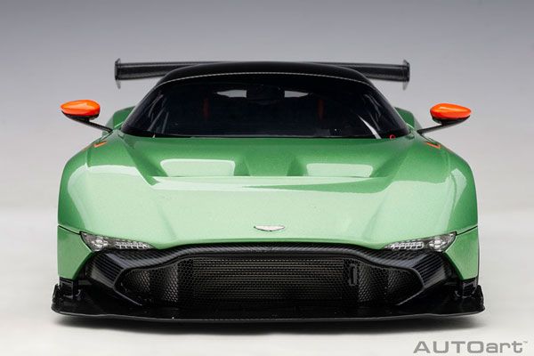 1/18 阿斯顿马丁 Vulcan (金属绿)