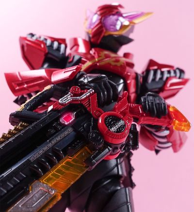 S.H.Figuarts 假面骑士创骑 假面骑士创骑 双兔形态