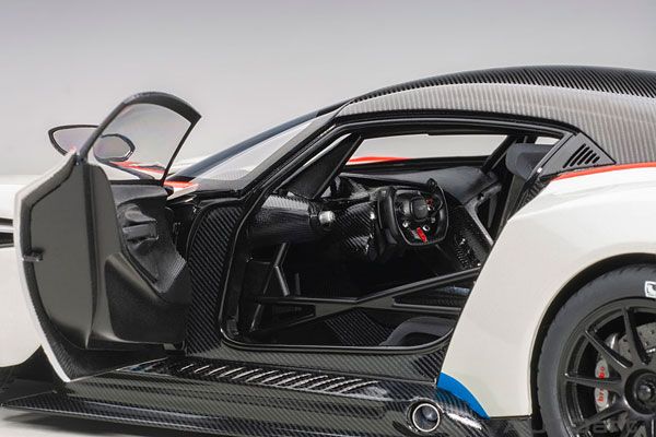 1/18 阿斯顿马丁 Vulcan (金属白 / 蓝 & 红 条纹)