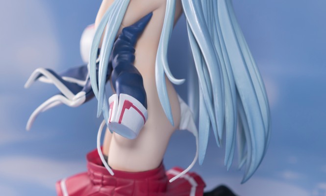C3魔方少女 菲雅 お着替え中Ver.
