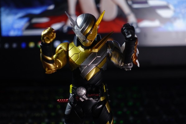 S.H.Figuarts  假面骑士创骑 实验形态  （兔子巨龙形态）