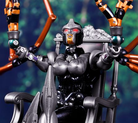 变形金刚MP系列 (MP-46) 野兽之战 黑寡妇