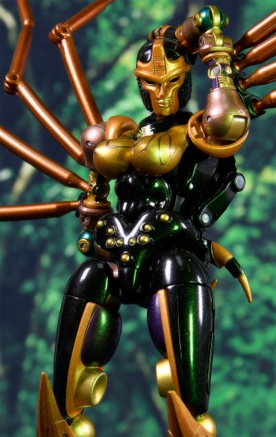 变形金刚MP系列 (MP-46) 野兽之战 黑寡妇