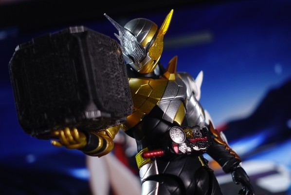 S.H.Figuarts  假面骑士创骑 实验形态  （兔子巨龙形态）