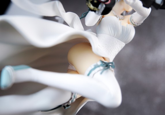 噬神者2 	雪儿·阿郎松 纯白纪念礼服Ver.