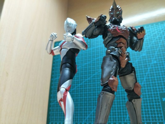 S.H.Figuarts 欧布奥特曼 欧布奥特曼 欧布原生