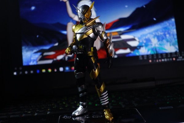 S.H.Figuarts  假面骑士创骑 实验形态  （兔子巨龙形态）