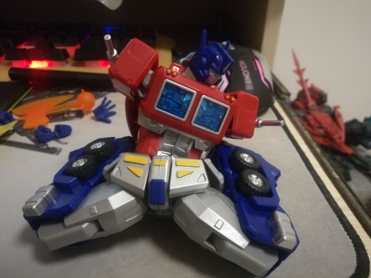 AMAZING YAMAGUCHI系列 No.014 汽车人 擎天柱