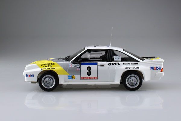 1/24 Belkits No.008 欧宝 Manta 400 GR. B Guy Frequelin Tour de Corse 1984 