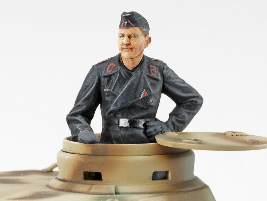 32597 1/48 军用微型系列 德国 豹式 中型坦克 D型