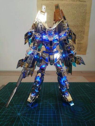 MG 1/100 机动战士高达UC RX-0 独角兽高达3号机 菲尼克斯