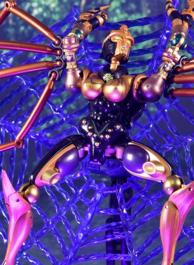 变形金刚MP系列 (MP-46) 野兽之战 黑寡妇