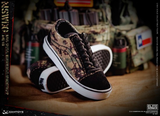 DAMTOYS 78072 1/6 美国海军特种作战发展大队NSWDG  -AOR2迷彩版本