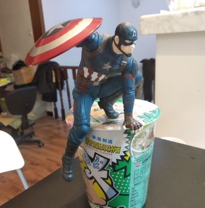 压泡面手办 复仇者联盟4：终局之战 美国队长 