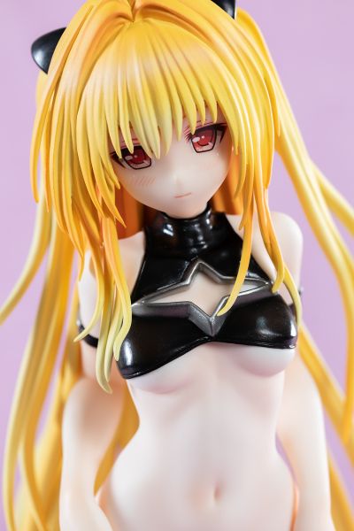 To LOVE Ru Darkness  金色暗影 泳装ver.