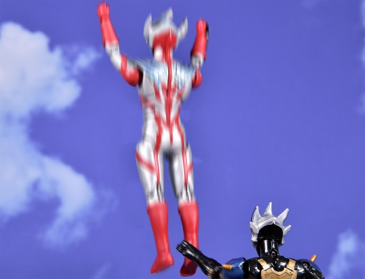 S.H.Figuarts 泰迦奥特曼 泰迦奥特曼