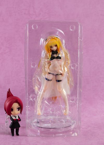 To LOVE Ru Darkness  金色暗影 泳装ver.