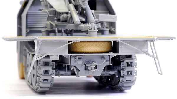 1/35 德军 Sd.Kfz.7/2 8半履带运输车 装甲包围 3.7cm Flak37搭载型 / 3.7cm Flak36搭载型 (2 in1)