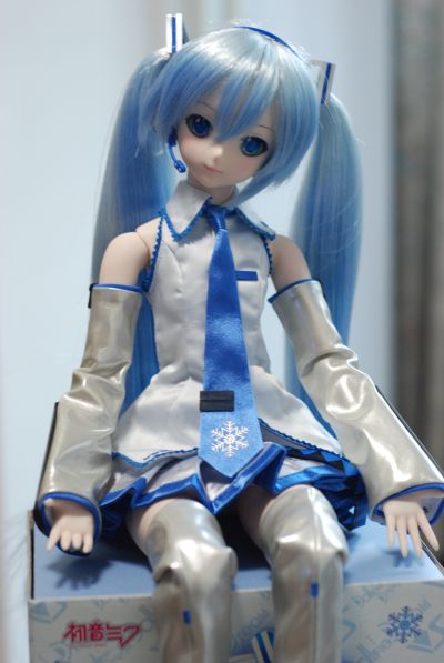 Dollfie Dream DD VOCALOID 初音未来 雪初音